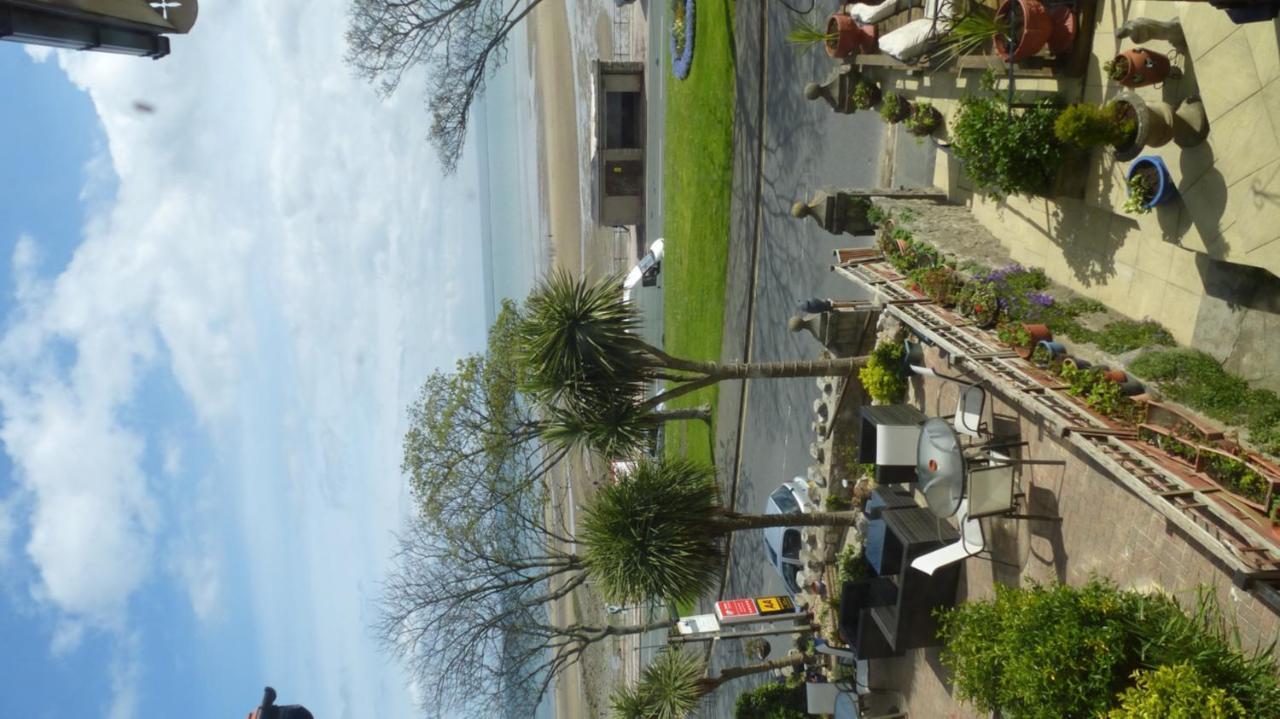 Whitehall Guest House Colwyn Bay Eksteriør bilde