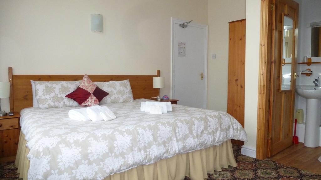 Whitehall Guest House Colwyn Bay Eksteriør bilde