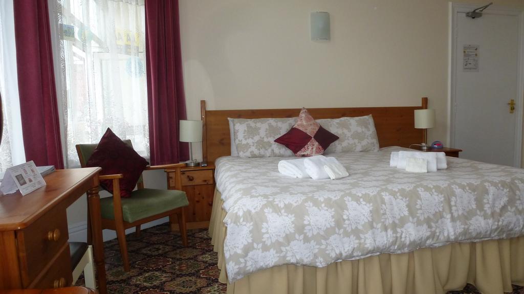 Whitehall Guest House Colwyn Bay Eksteriør bilde