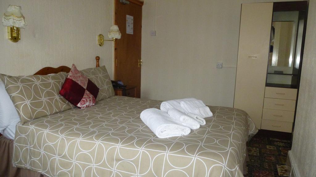 Whitehall Guest House Colwyn Bay Eksteriør bilde