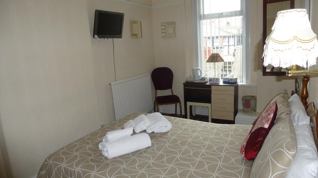 Whitehall Guest House Colwyn Bay Eksteriør bilde
