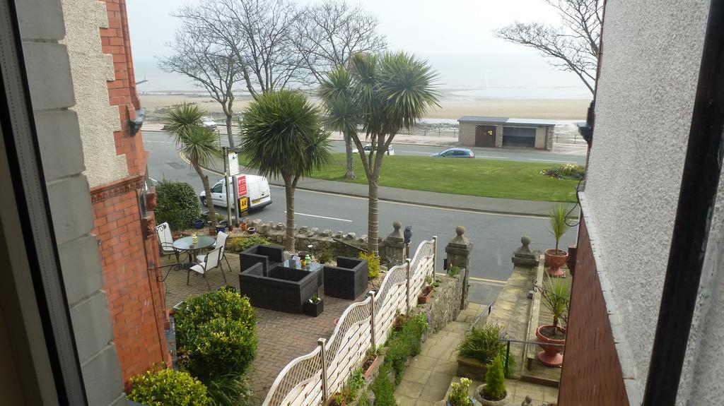 Whitehall Guest House Colwyn Bay Eksteriør bilde