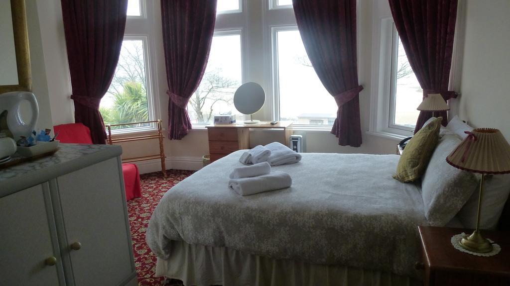 Whitehall Guest House Colwyn Bay Eksteriør bilde