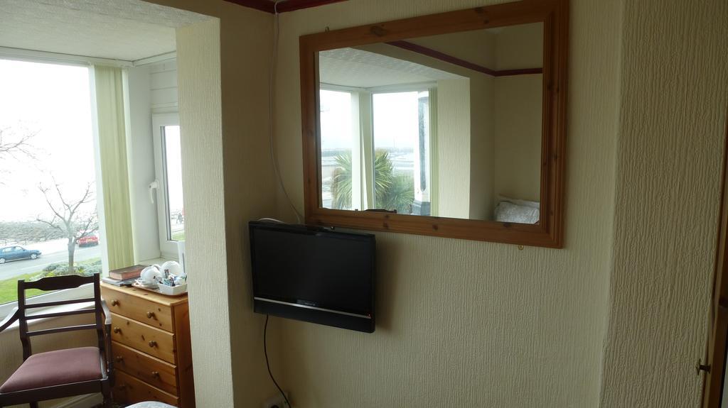 Whitehall Guest House Colwyn Bay Eksteriør bilde