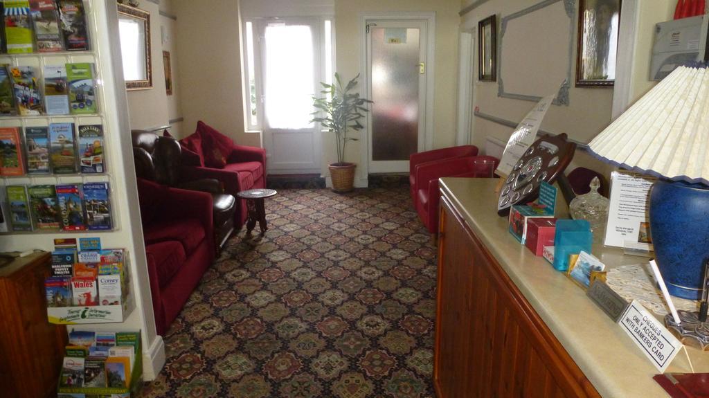 Whitehall Guest House Colwyn Bay Eksteriør bilde
