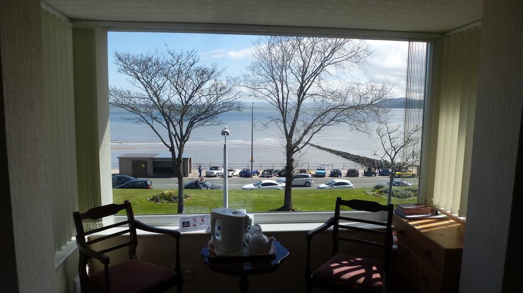 Whitehall Guest House Colwyn Bay Eksteriør bilde