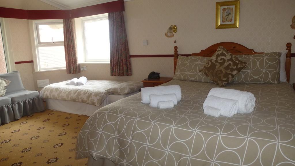 Whitehall Guest House Colwyn Bay Eksteriør bilde